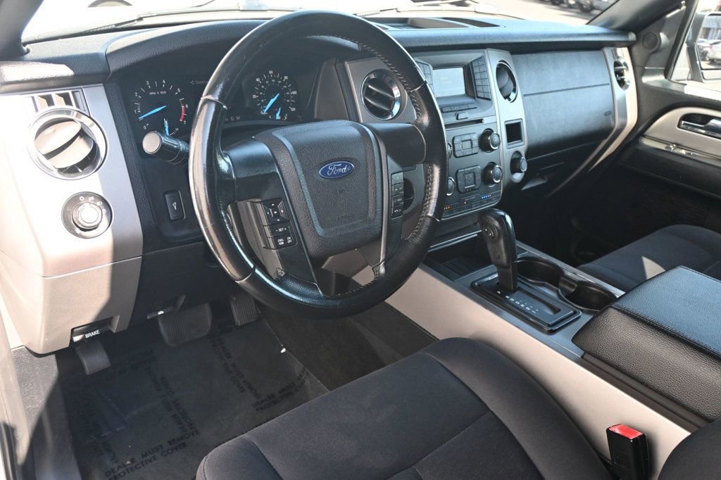 Used 2017 Ford Expedition XLT image 7