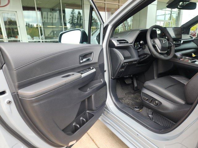 New 2026 Toyota Sienna XLE Woodland Edition AWD/4WD image 15