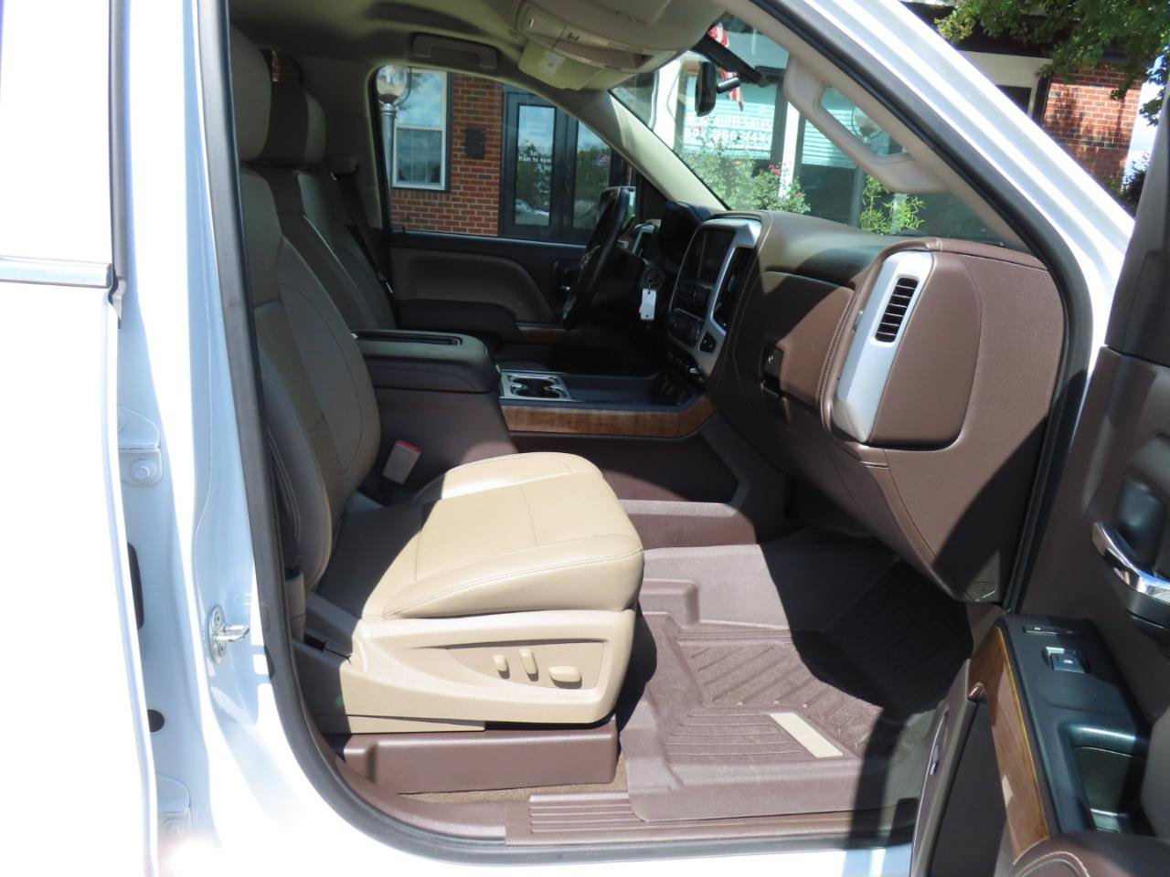 Used 2017 GMC Sierra 1500 SLT w/ SLT Premium Package AWD/4WD image 24