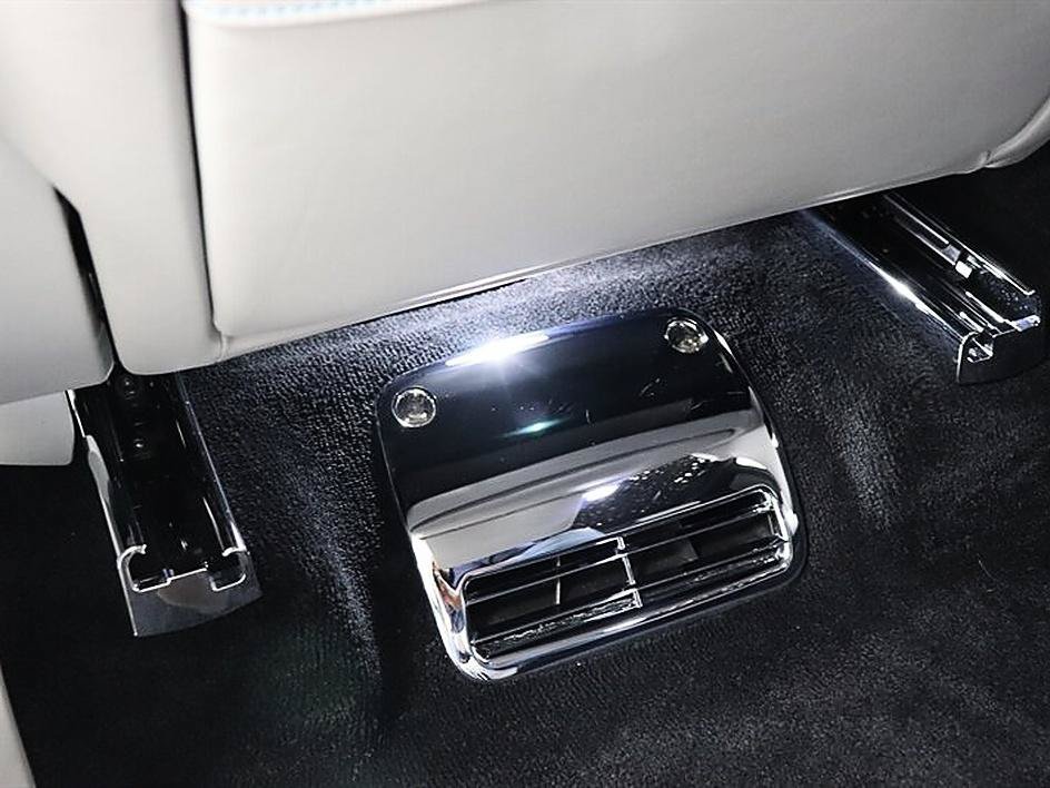 Used 2022 Rolls-Royce Cullinan w/ Cullinan Package AWD/4WD image 38