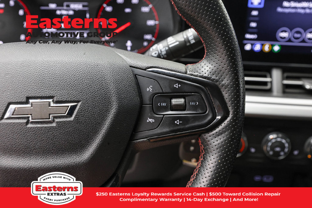 Used 2024 Chevrolet Trax RS FWD image 16