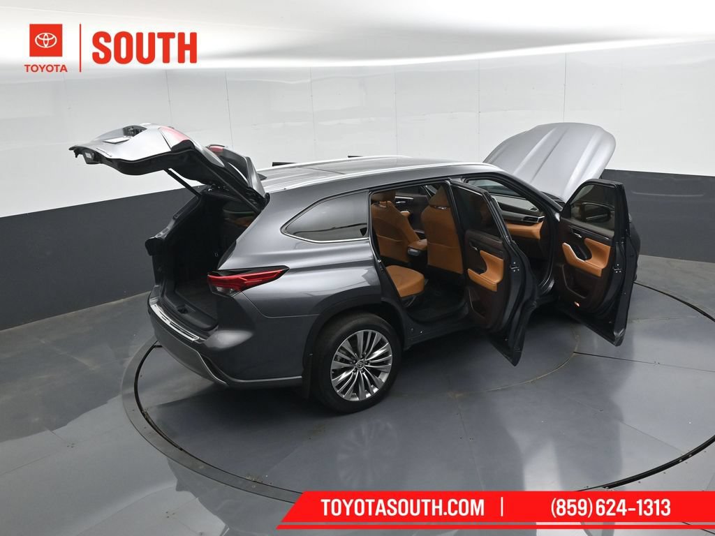 Used 2020 Toyota Highlander Platinum AWD/4WD image 54