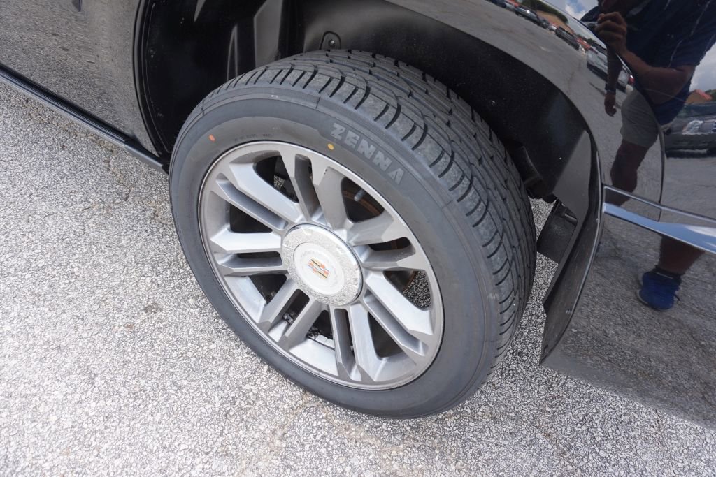 Used 2013 Cadillac Escalade Premium AWD/4WD image 9