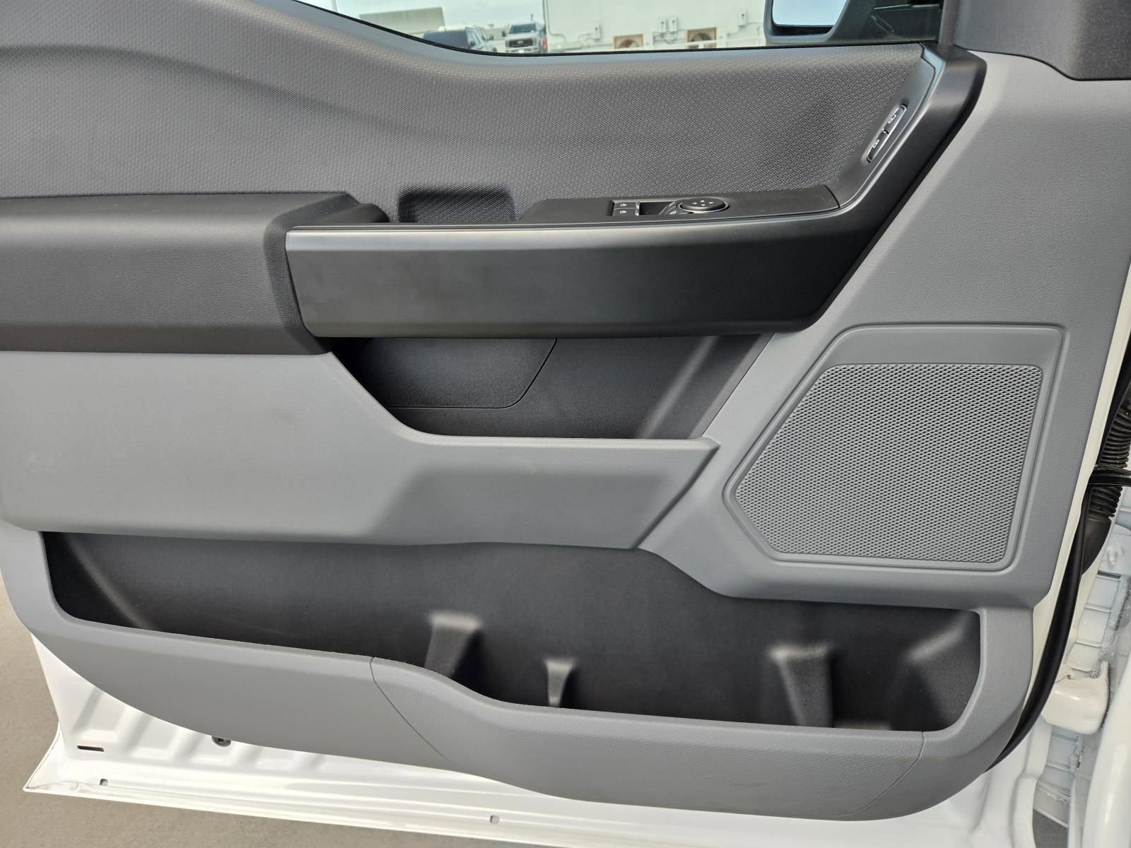 Used 2025 Ford F150 XL w/ Equipment Group 103A High RWD image 19