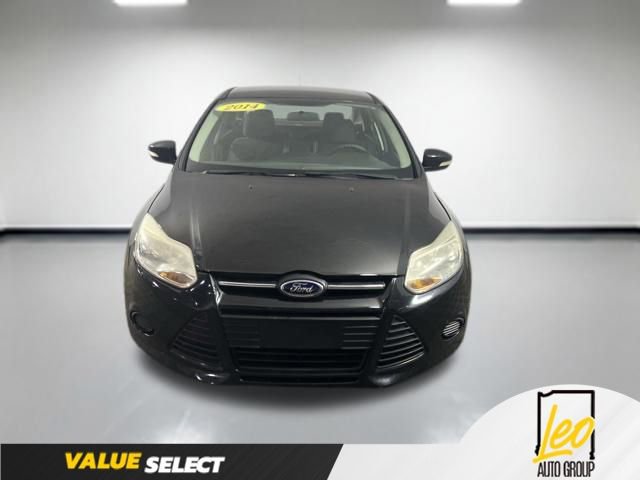 Used 2014 Ford Focus SE w/ SE Winter Package FWD image 9