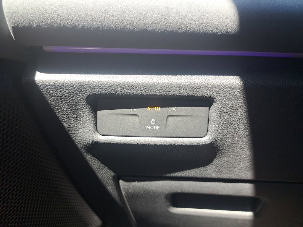 New 2025 Volkswagen Tiguan SE R-Line image 29