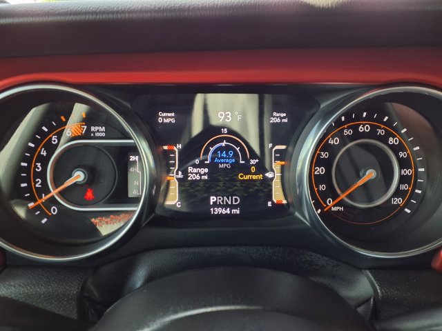 Used 2023 Jeep Wrangler Unlimited Rubicon w/ Cold Weather Group AWD/4WD image 8