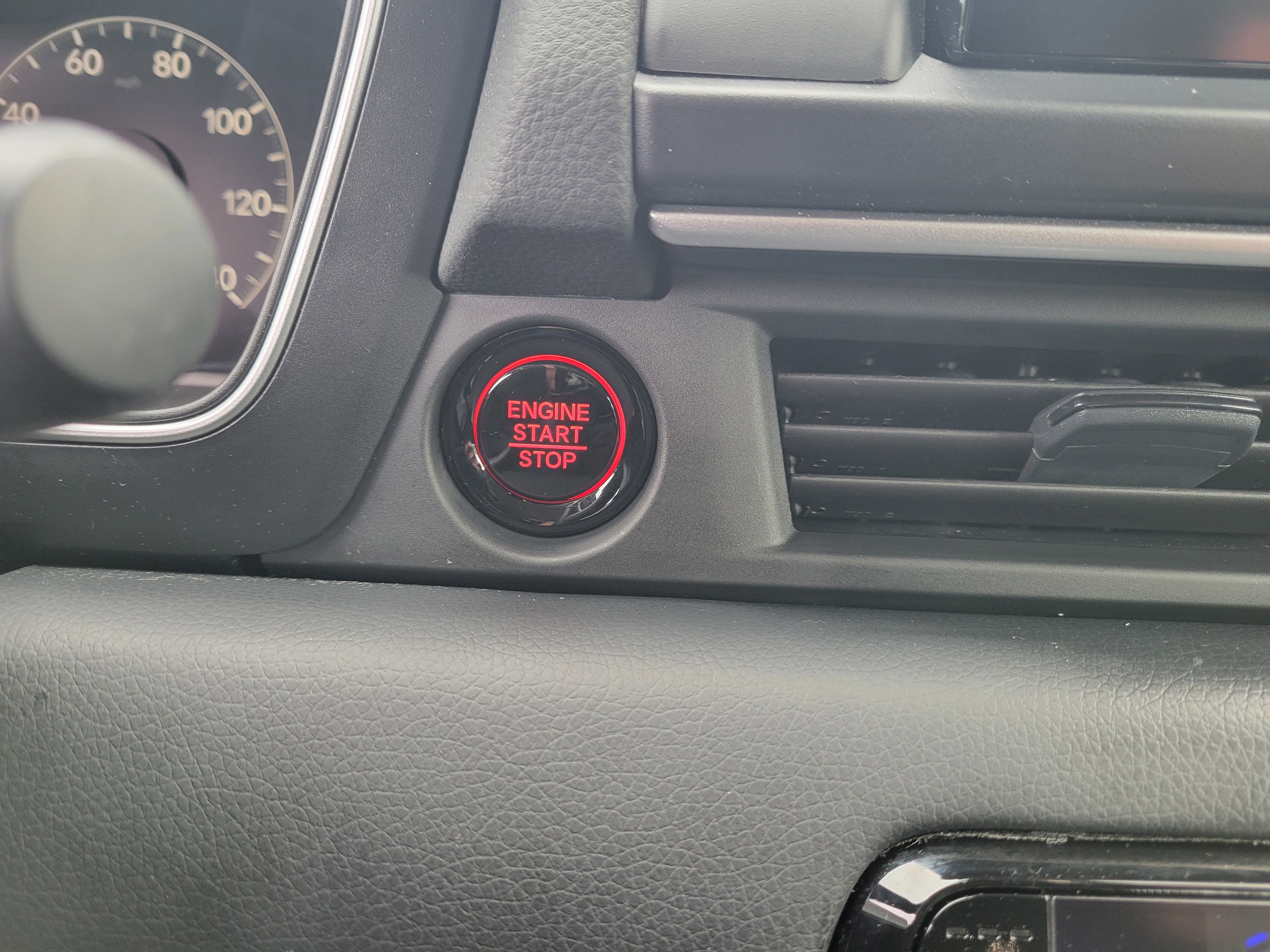 Used 2024 Honda Pilot Touring image 19