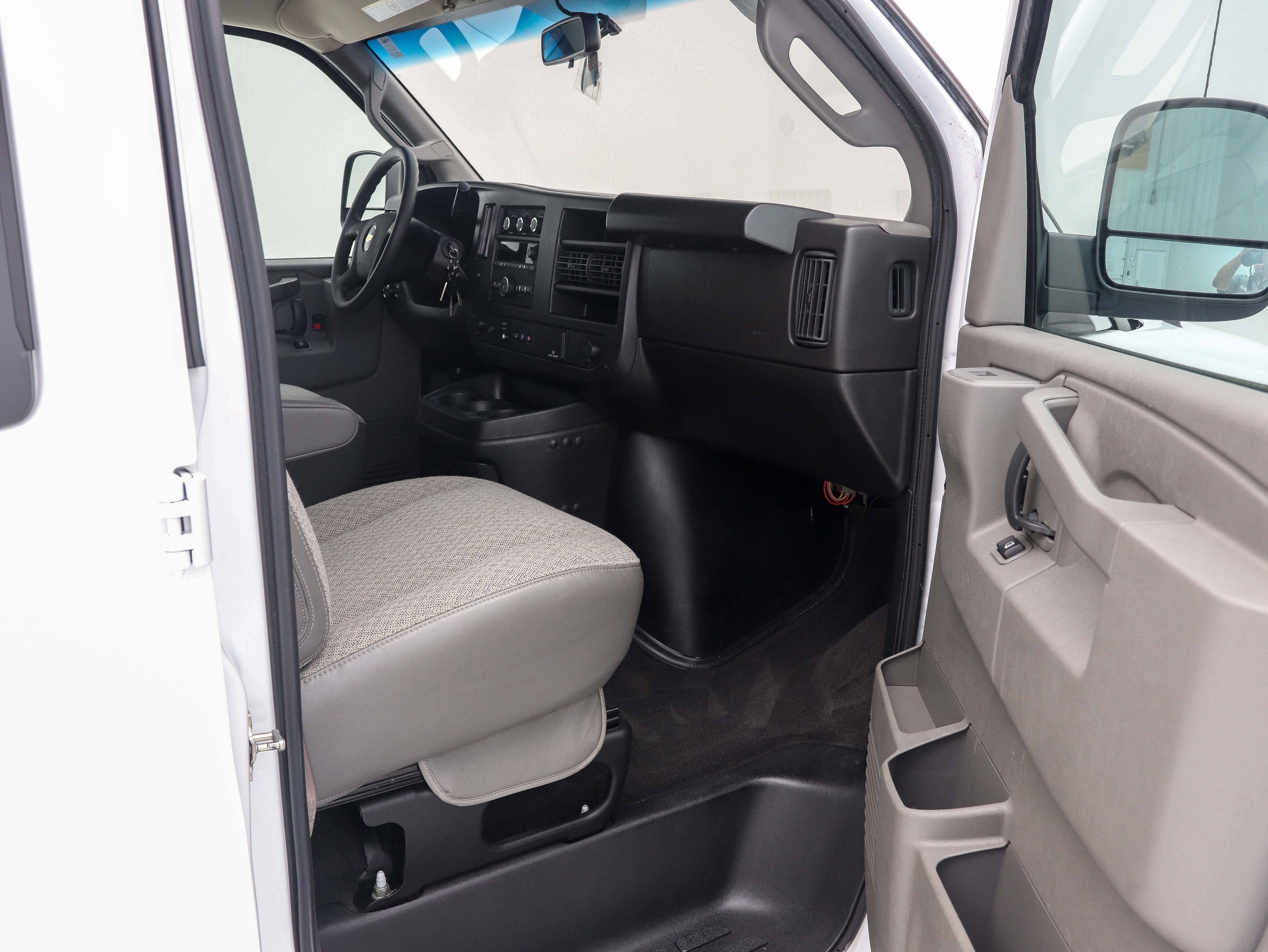 Used 2023 Chevrolet Express 3500 LS RWD image 15