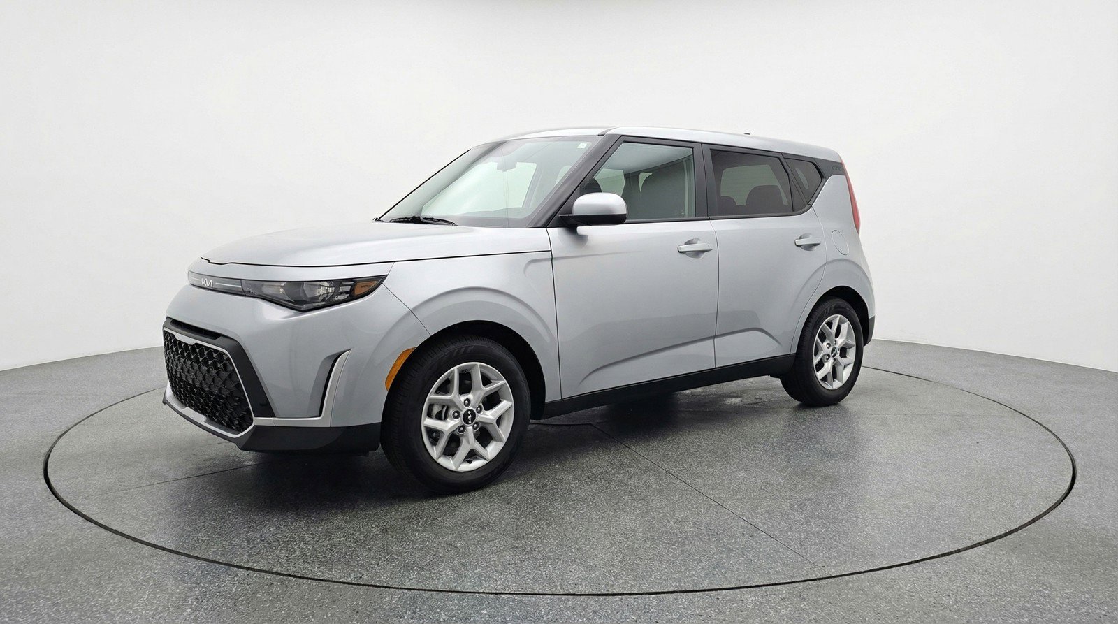 Used 2025 Kia Soul LX w/ LX Technology Package FWD image 3