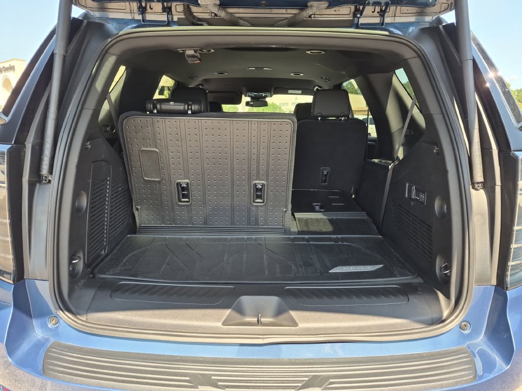 Used 2026 Chevrolet Tahoe LT w/ Comfort Package RWD image 31