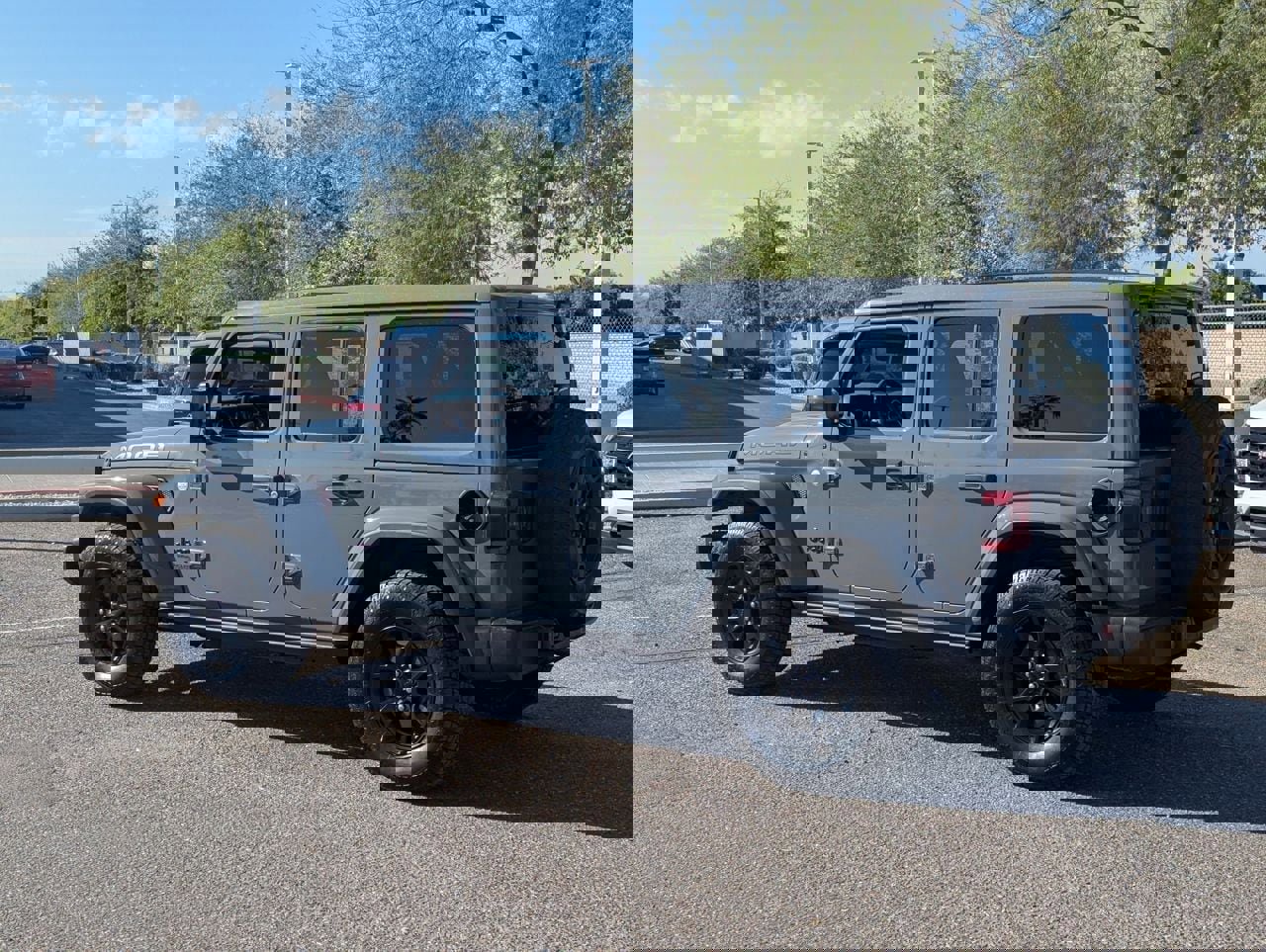 Used 2019 Jeep Wrangler Unlimited Sahara image 4