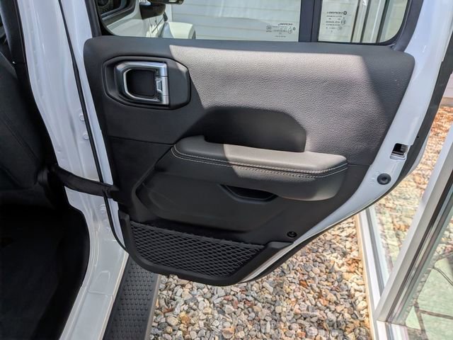 Used 2023 Jeep Wrangler Sahara w/ Cold Weather Group image 22