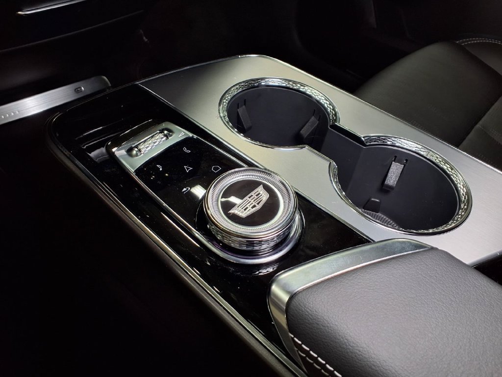 New 2027 Cadillac Lyriq Luxury RWD image 18