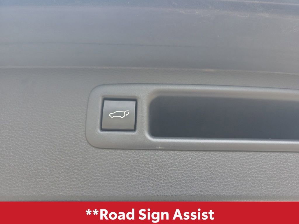 Used 2024 Toyota Highlander LE image 17