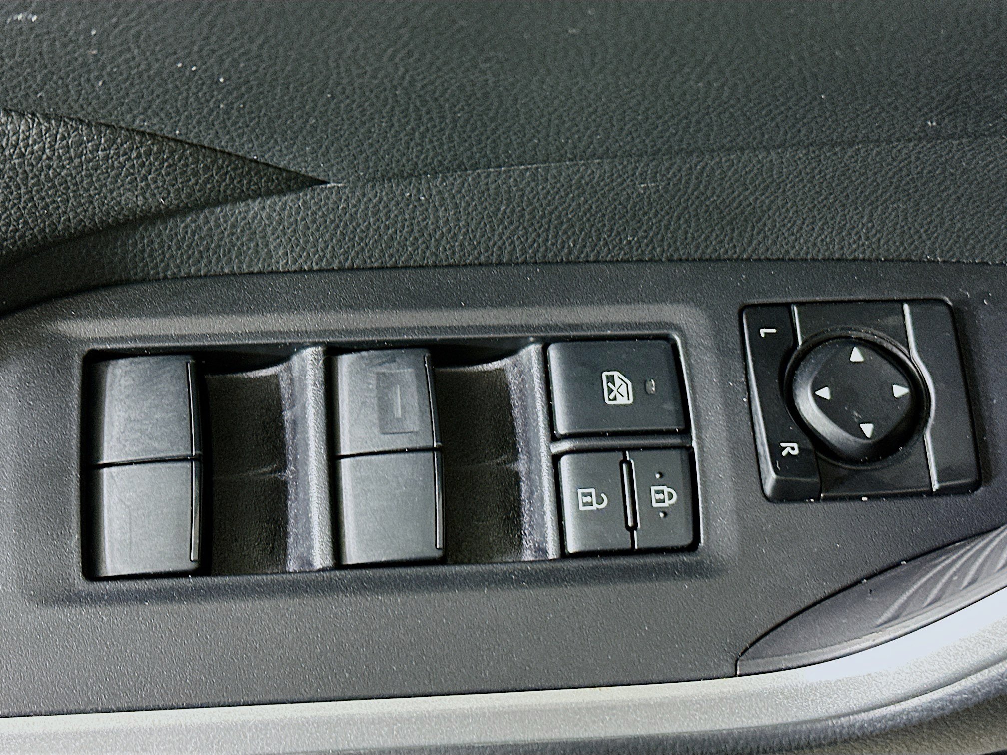 Certified 2025 Toyota RAV4 LE AWD/4WD image 14