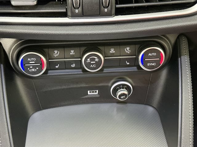 Used 2023 Alfa Romeo Stelvio Veloce AWD/4WD image 15