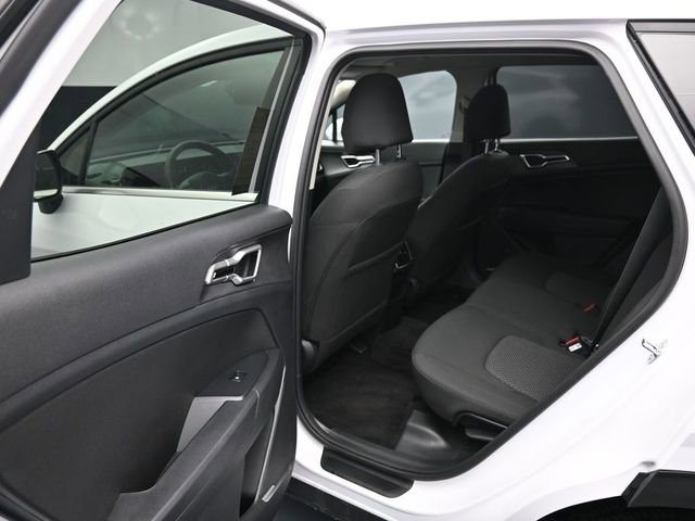 Used 2025 Kia Sportage LX image 24