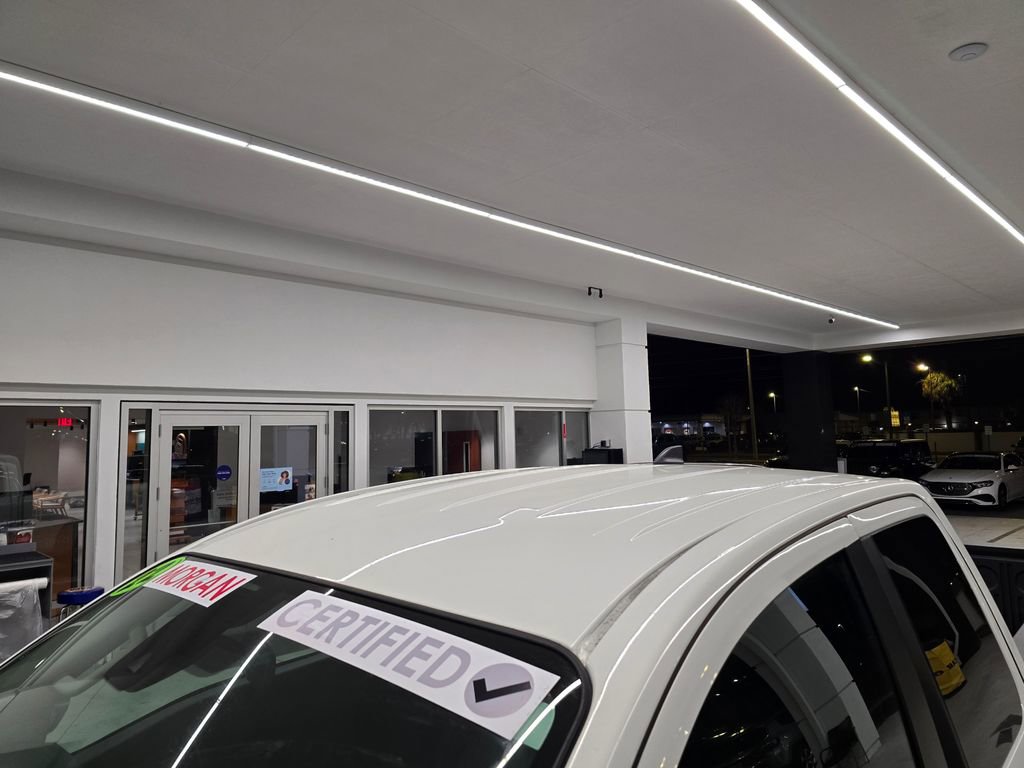 Used 2022 Nissan Titan S image 11