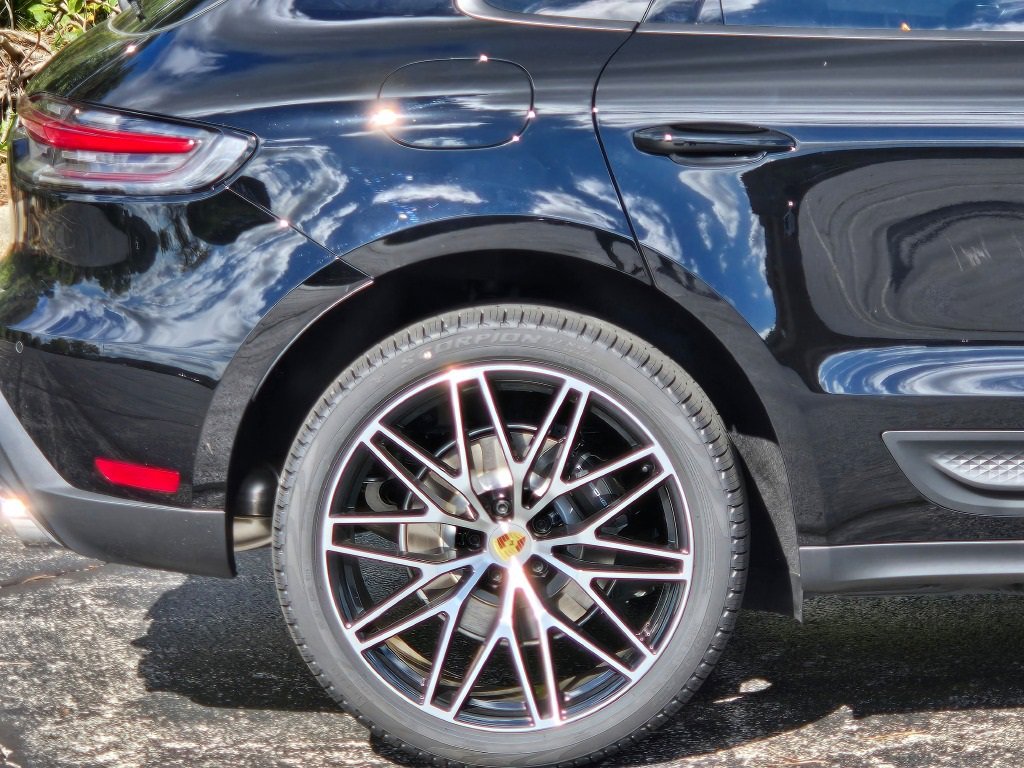 New 2026 Porsche Macan image 15