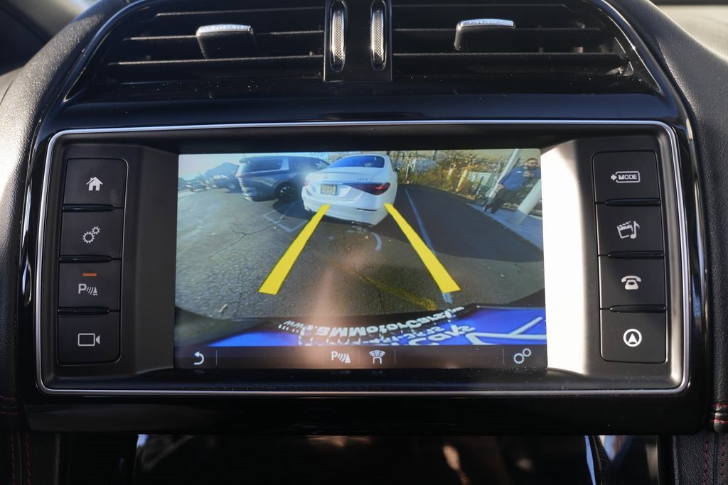 Used 2017 Jaguar F-PACE R-Sport image 55