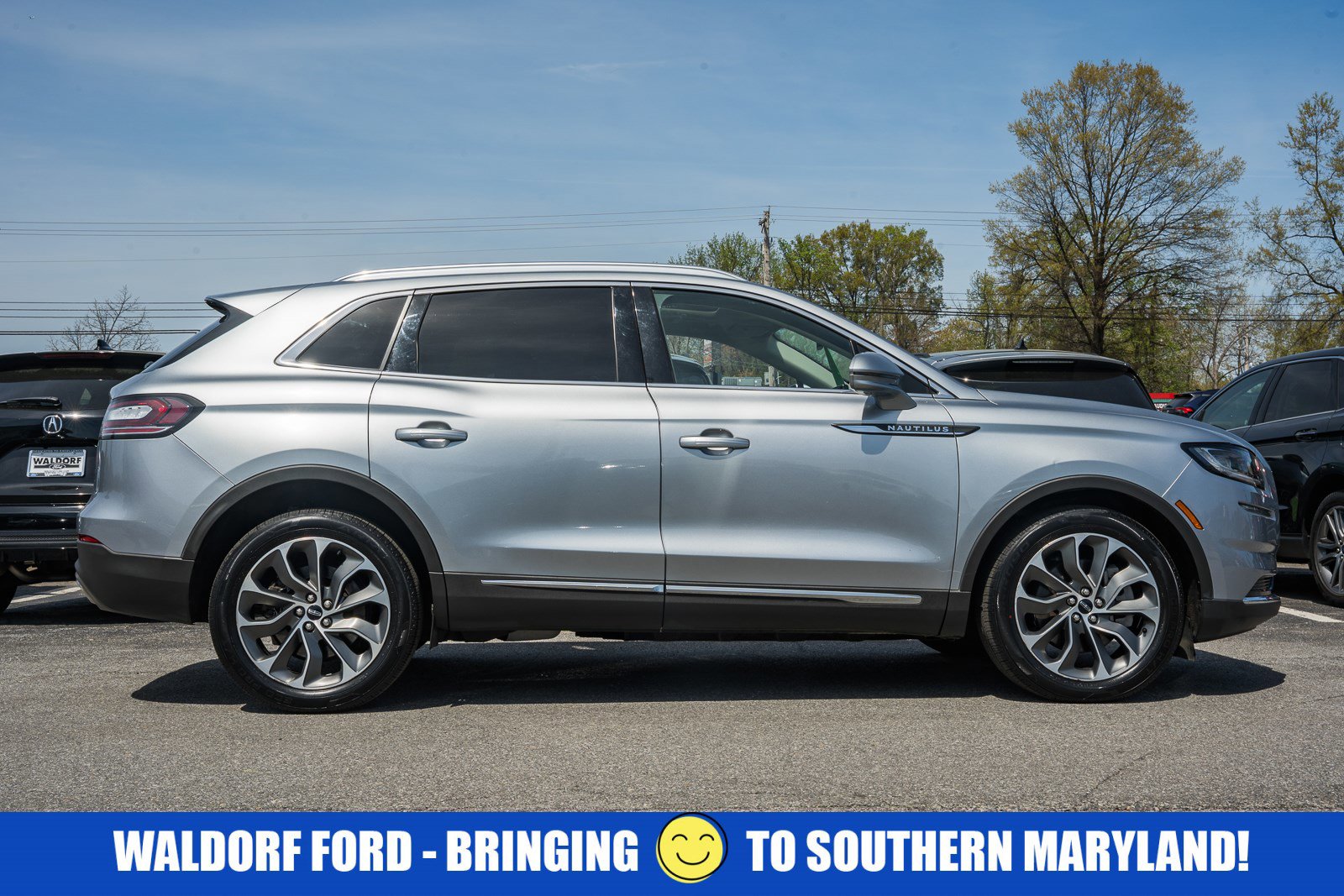 Used 2022 Lincoln Nautilus Reserve image 3