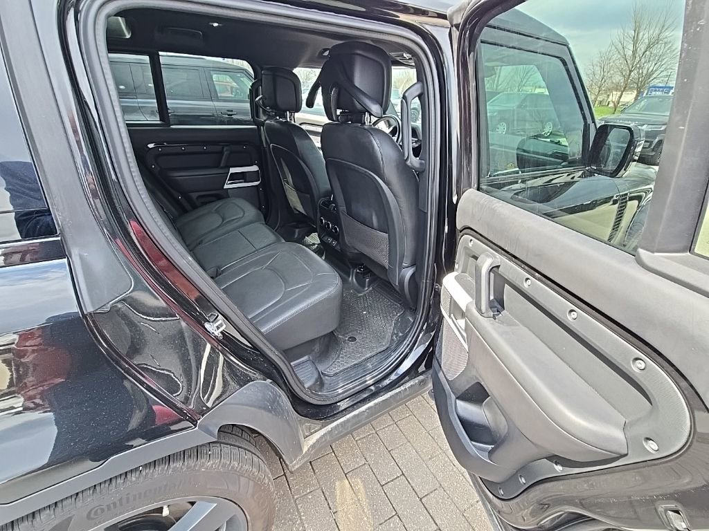 Certified 2024 Land Rover Defender 110 SE image 19