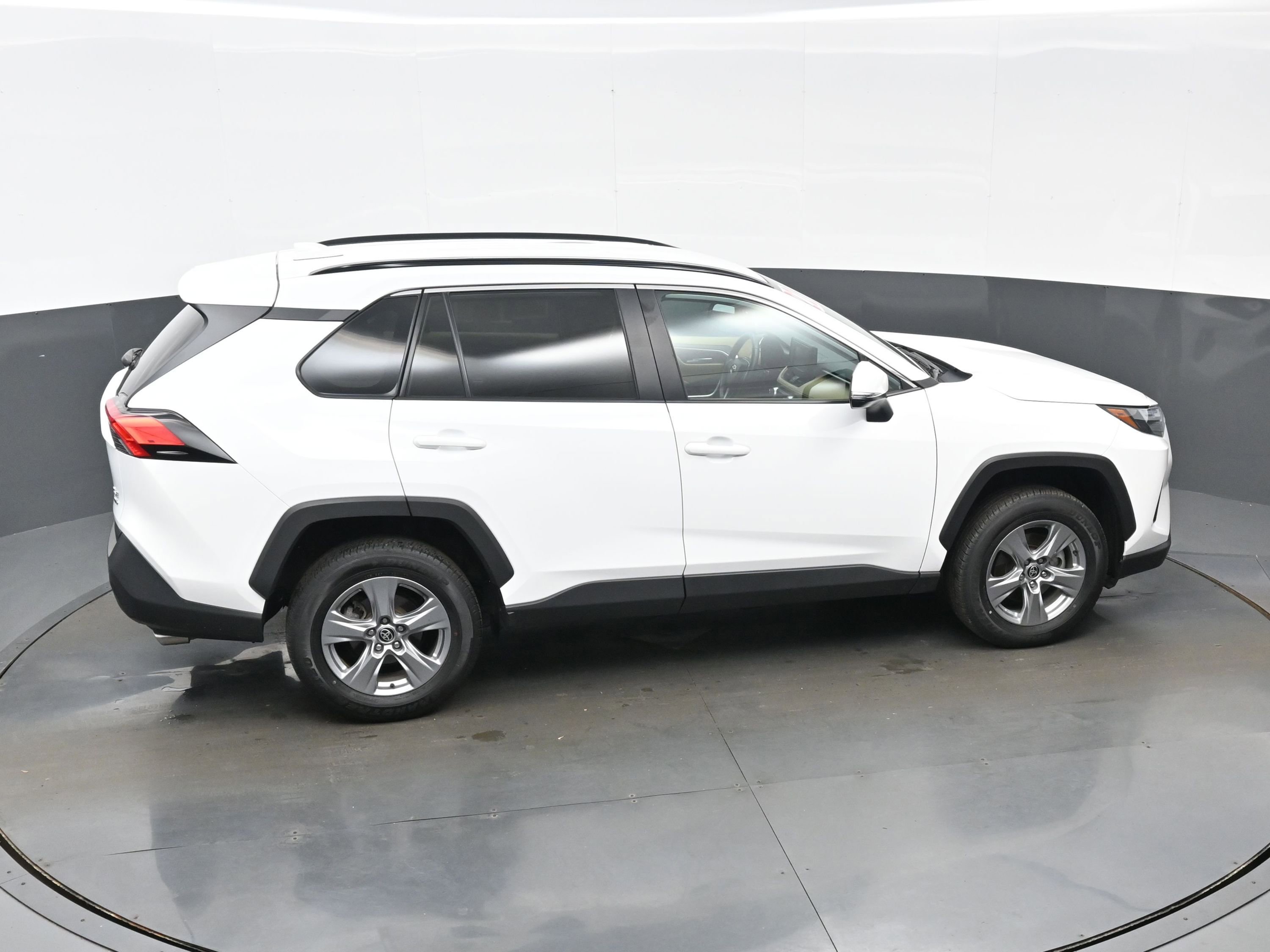 Used 2022 Toyota RAV4 XLE w/ XLE Grade Weather Package AWD/4WD image 41