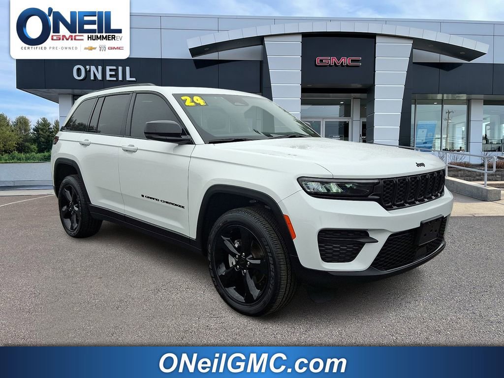 Used 2024 Jeep Grand Cherokee Altitude image 1