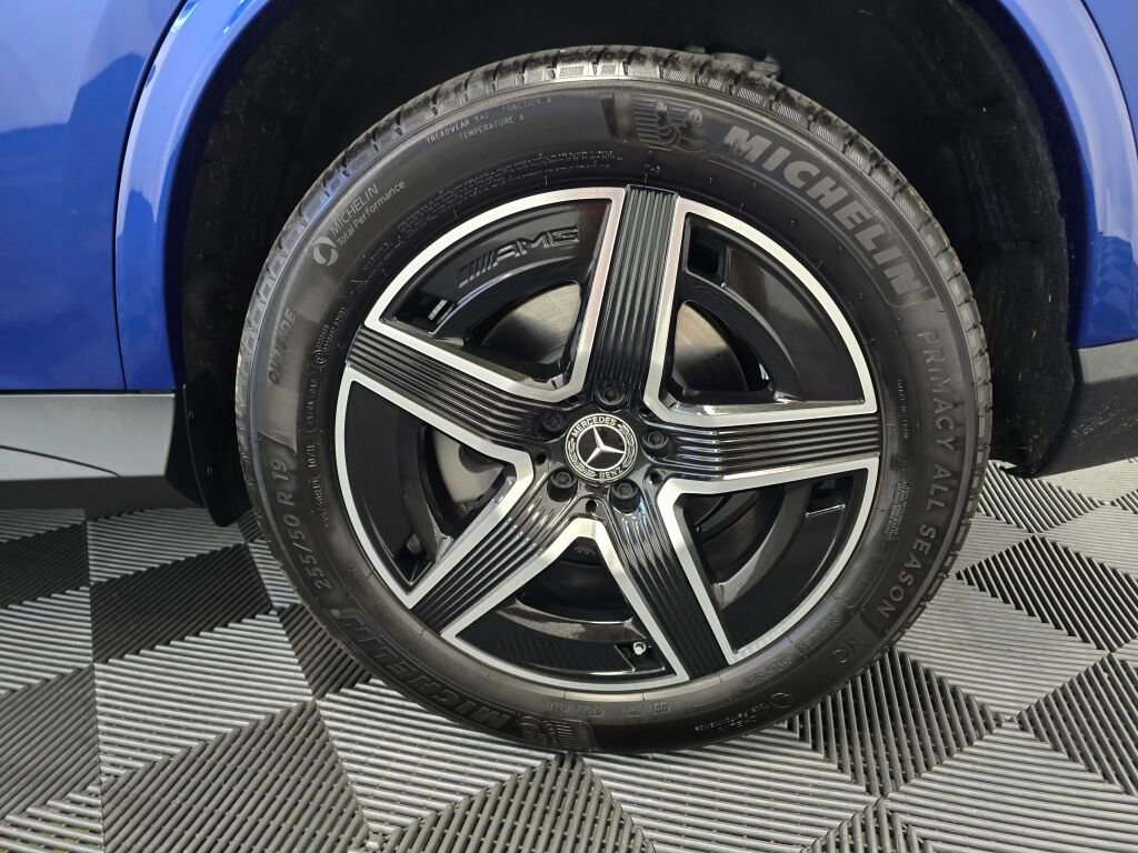 Used 2024 Mercedes-Benz GLC 300 4MATIC image 18