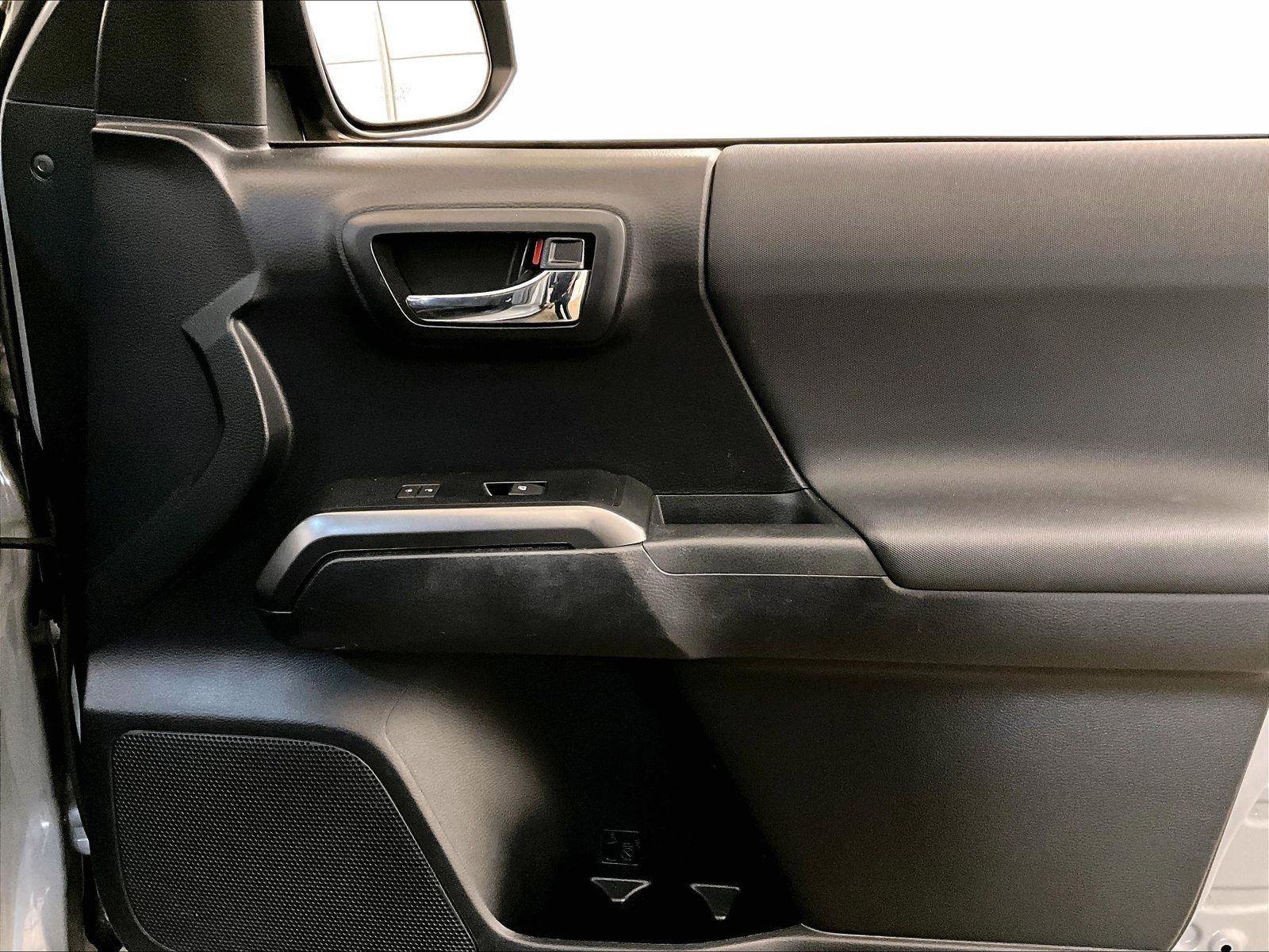 Used 2020 Toyota Tacoma TRD Off-Road AWD/4WD image 24