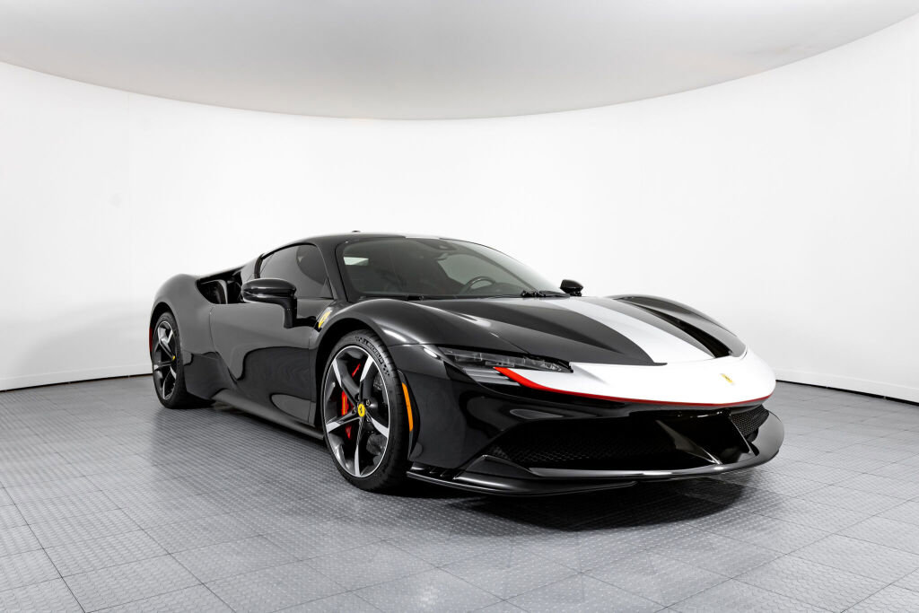 Used 2022 Ferrari SF90 Stradale image 6
