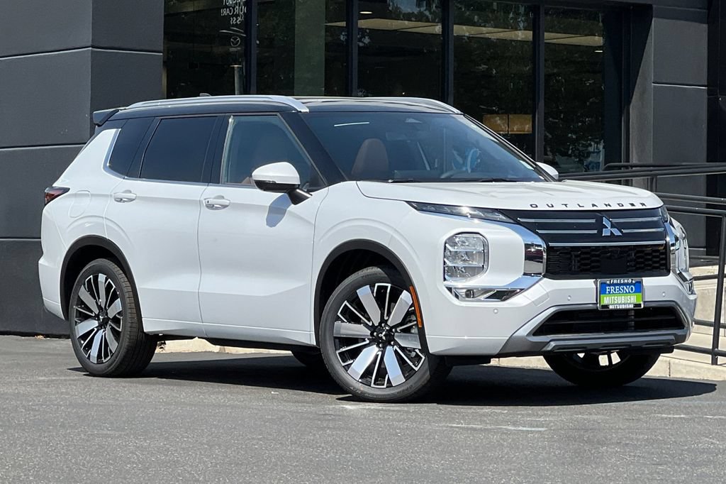 New 2026 Mitsubishi Outlander SEL FWD image 3