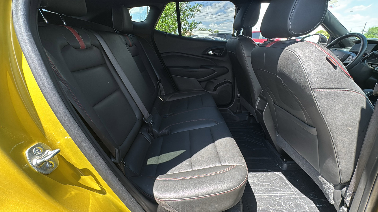 Used 2024 Chevrolet Trax RS w/ Sunroof Package image 26