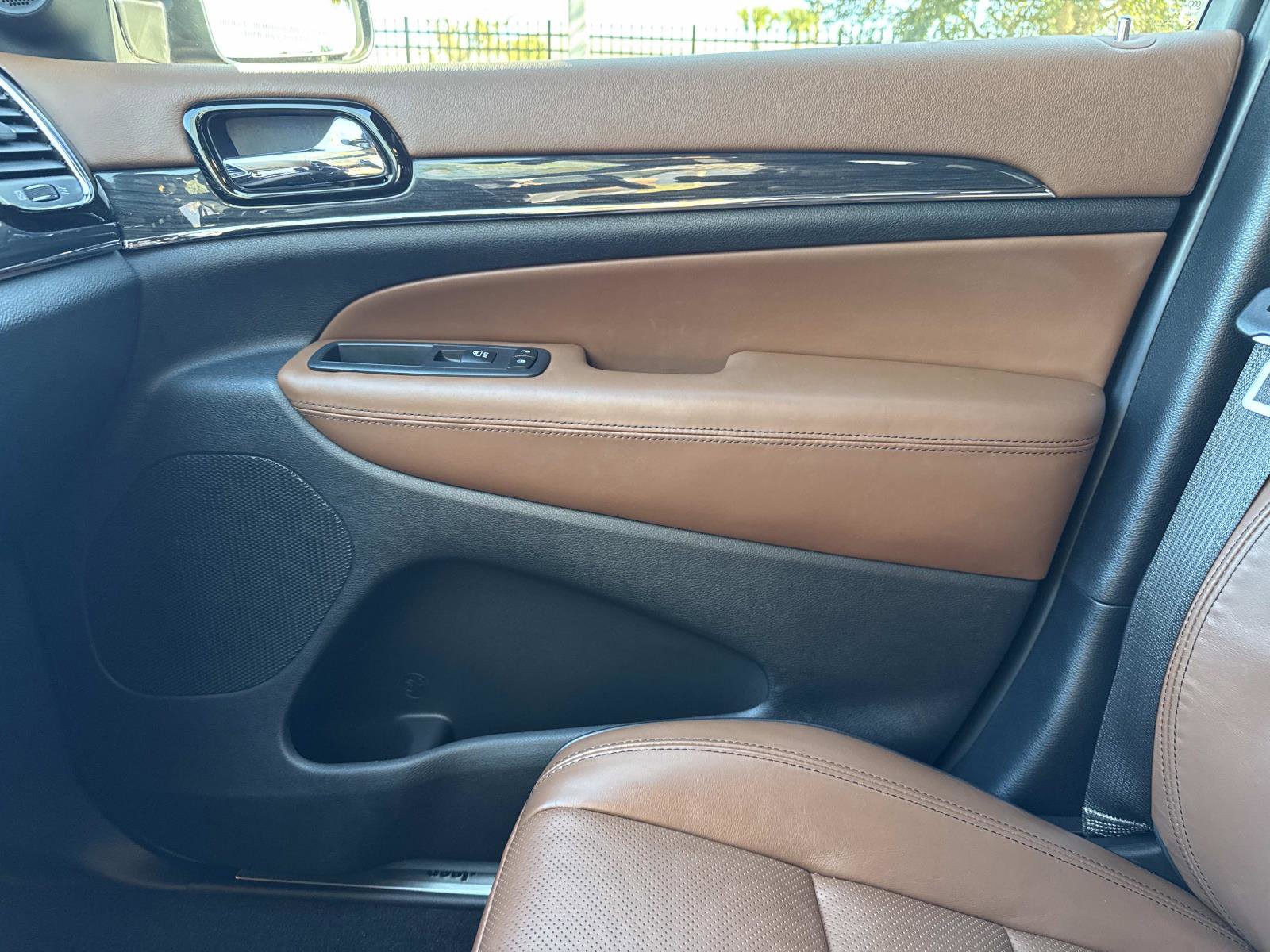 Used 2021 Jeep Grand Cherokee Overland w/ Trailer Tow Group IV image 24