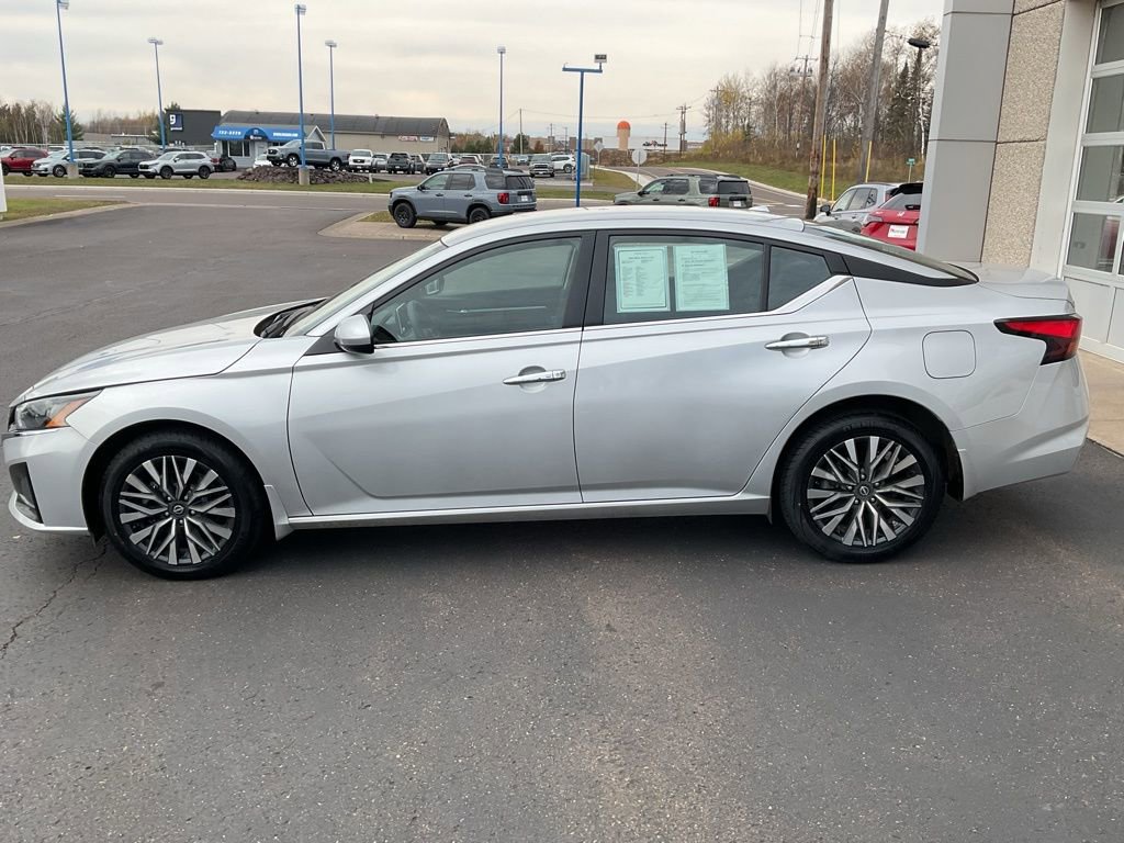Used 2023 Nissan Altima 2.5 SV AWD/4WD image 8