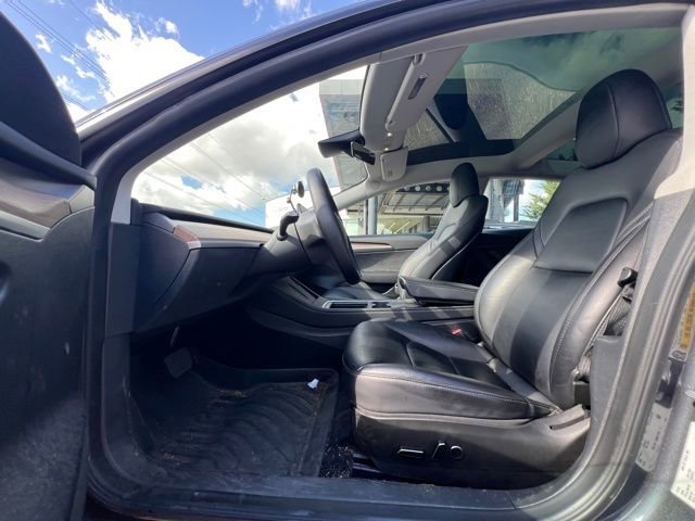 Used 2023 Tesla Model 3 Standard Range image 11