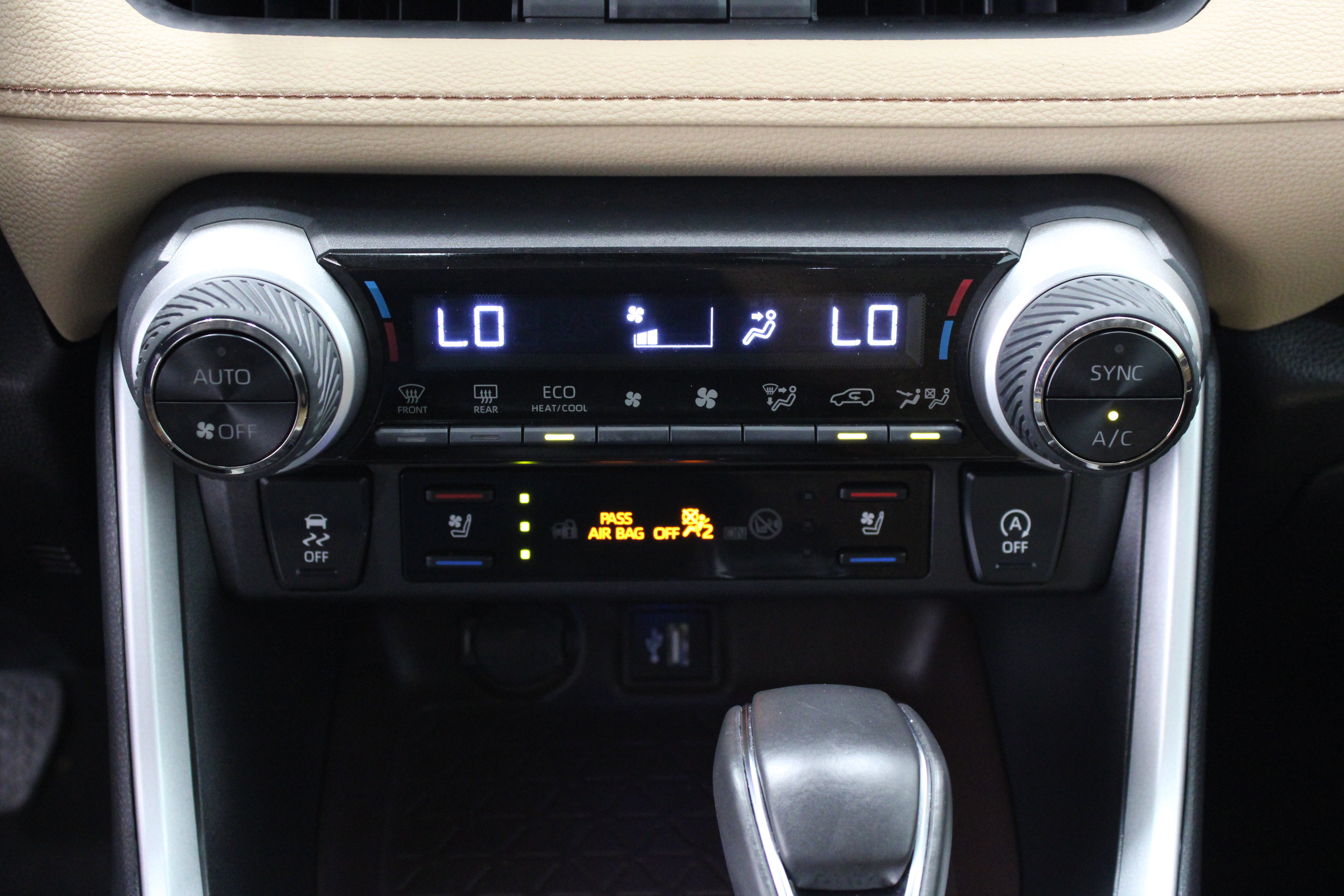 Used 2025 Toyota RAV4 Limited FWD image 20