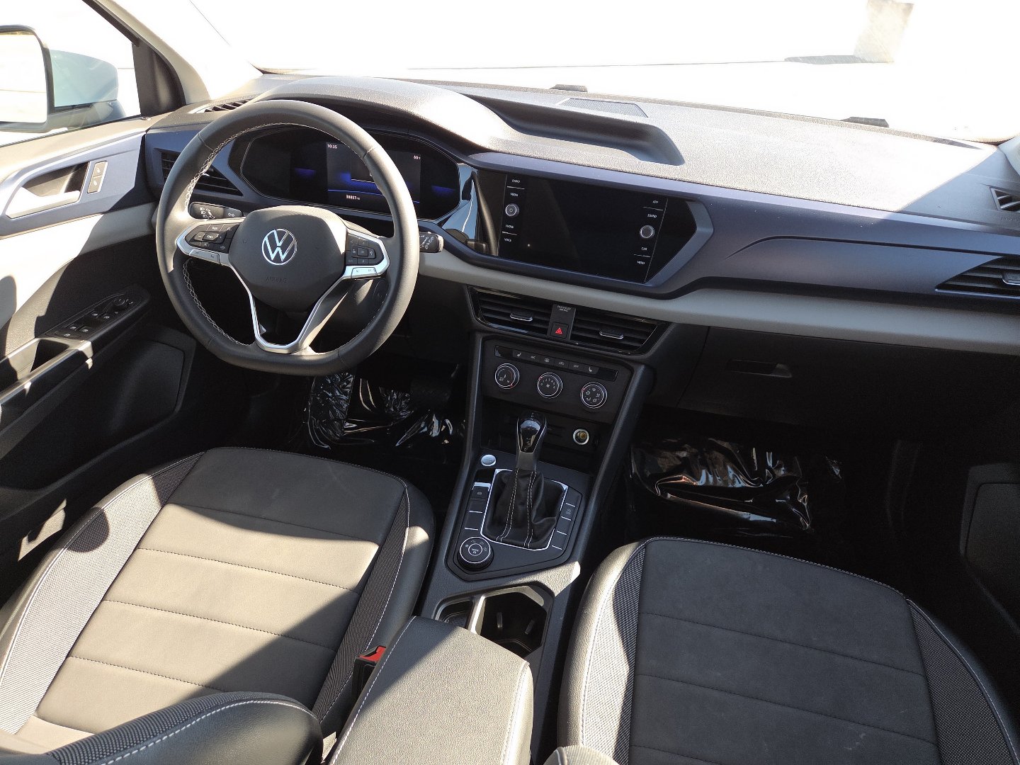 Used 2022 Volkswagen Taos SE FWD image 22