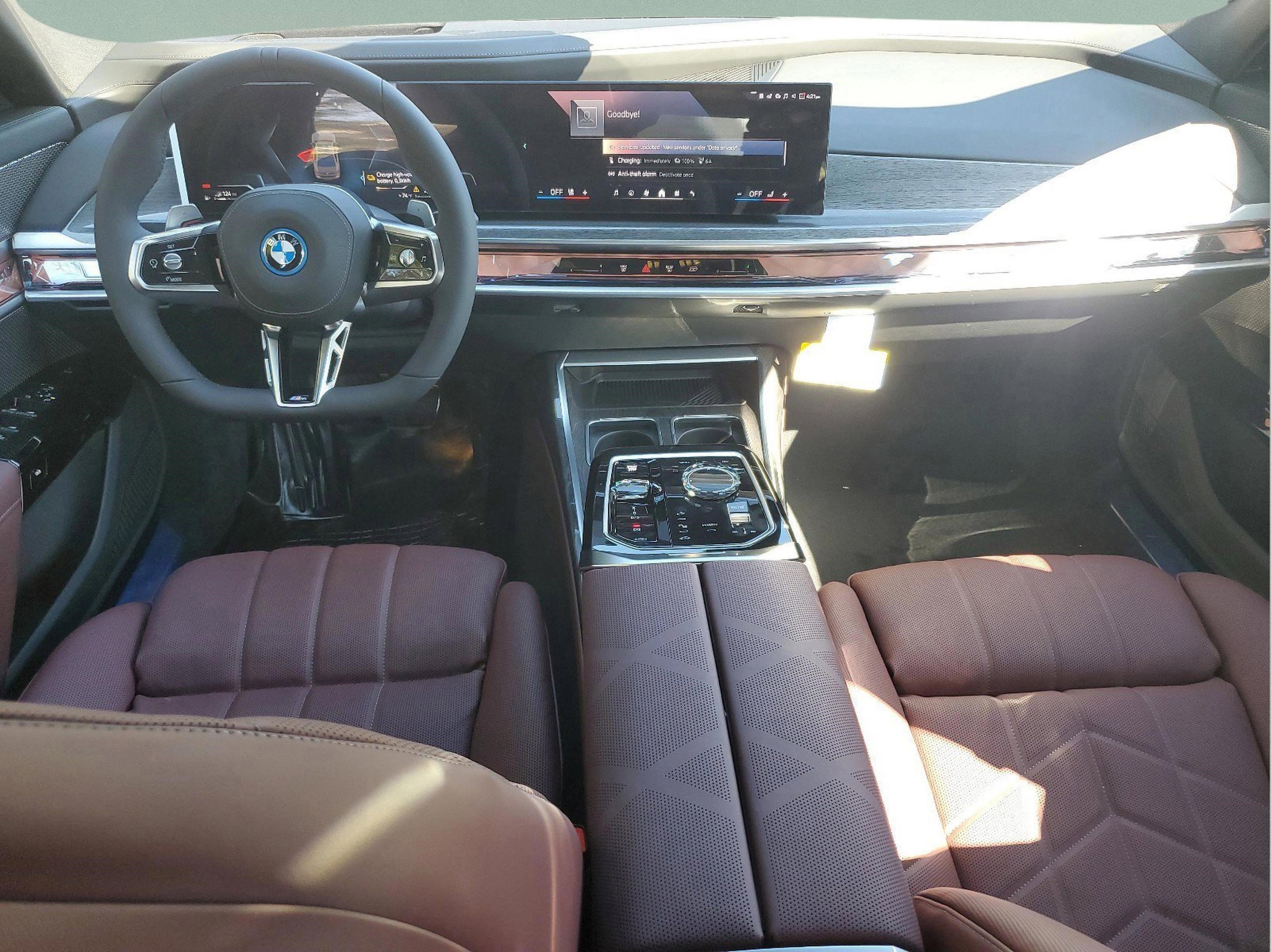 Used 2025 BMW 750e xDrive 750e xDrive image 13