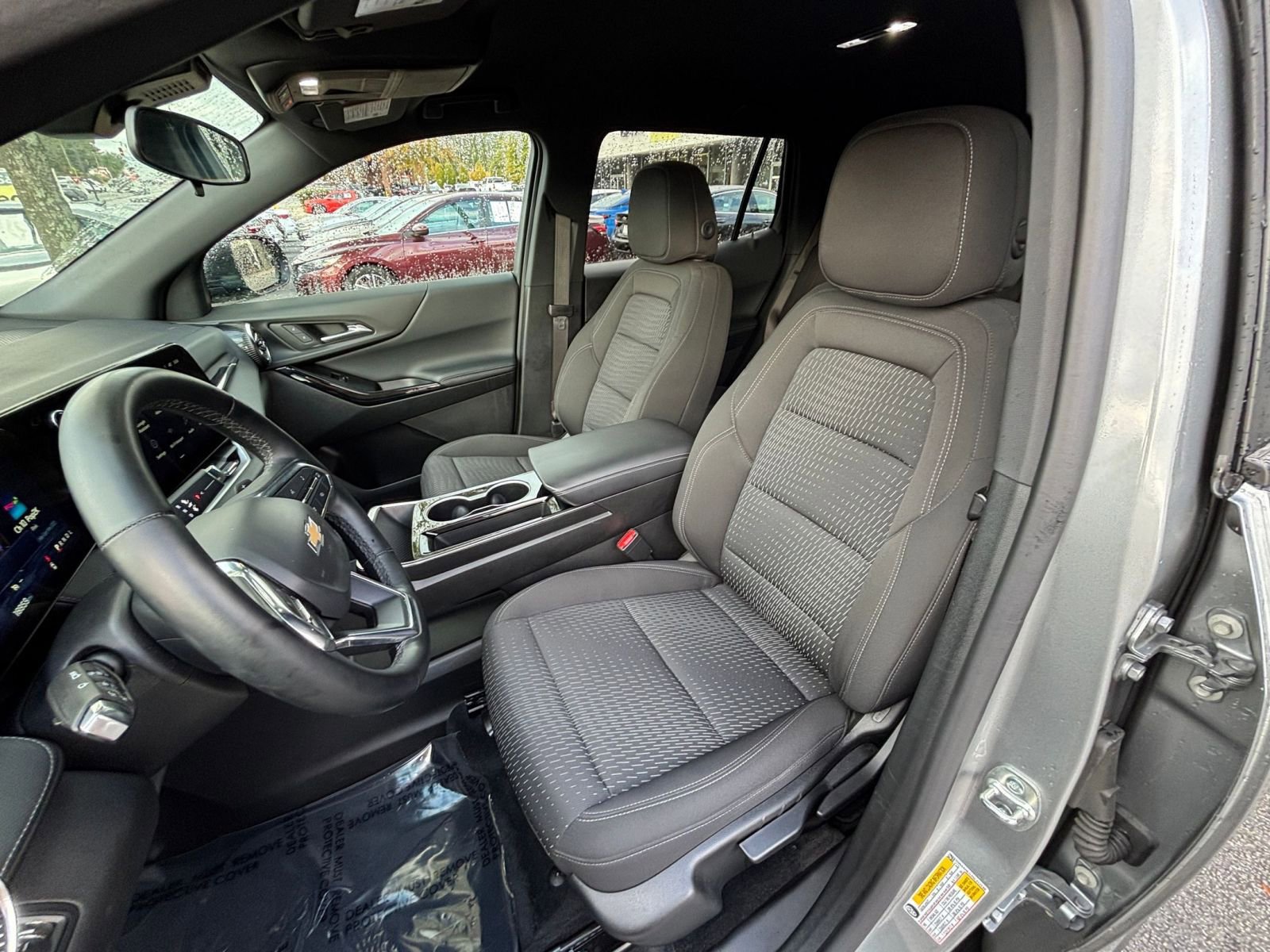 Used 2025 Chevrolet Equinox LT image 36