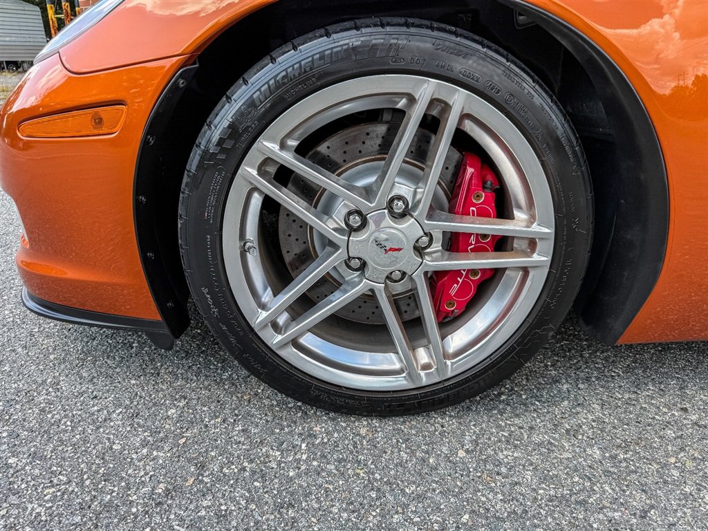 Used 2007 Chevrolet Corvette Z06 w/ Preferred Equipment Group RWD image 17