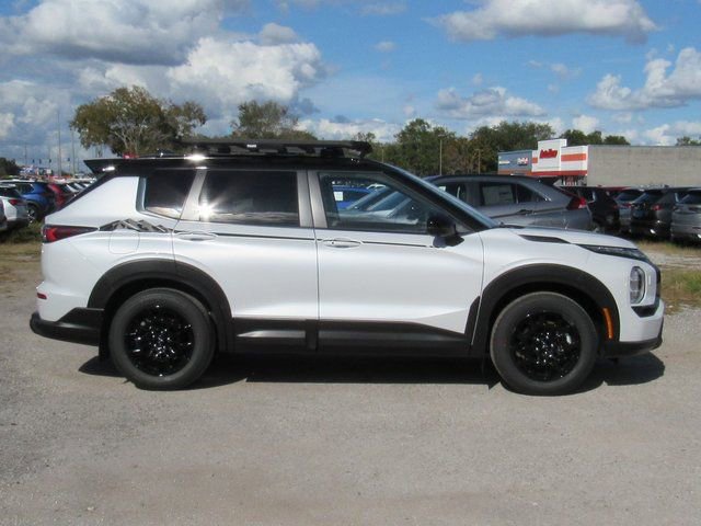 New 2026 Mitsubishi Outlander Trail Edition image 2