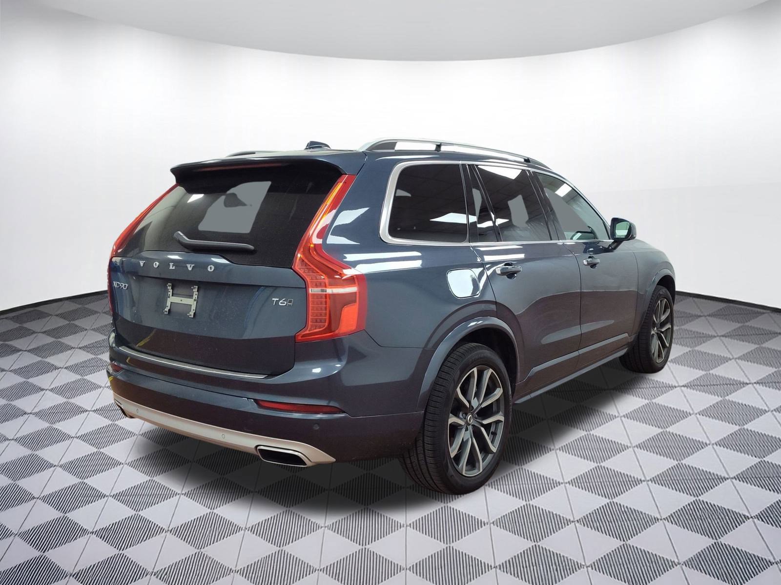 Used 2019 Volvo XC90 T6 Momentum w/ Protection Package Premier image 9