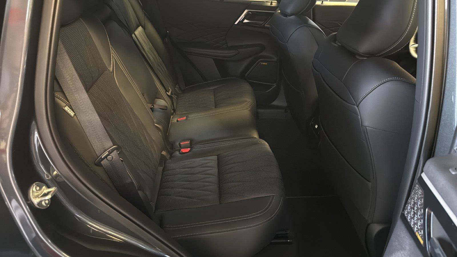 New 2026 Mitsubishi Outlander 4WD Plug-In Hybrid image 29