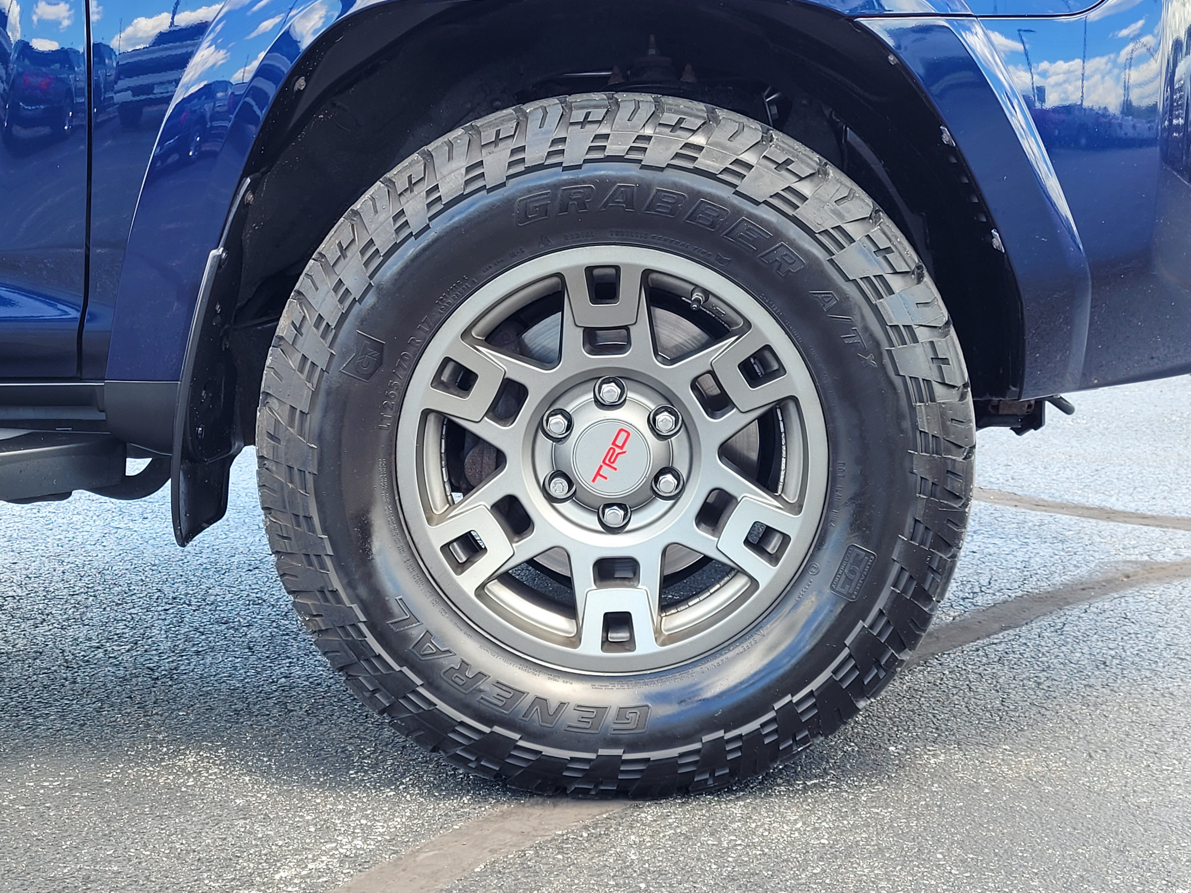 Used 2019 Toyota 4Runner TRD Off-Road Premium AWD/4WD image 10