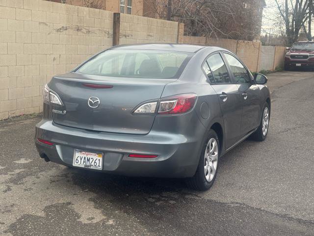 Used 2013 MAZDA MAZDA3 i SV w/ Convenience Pkg image 3