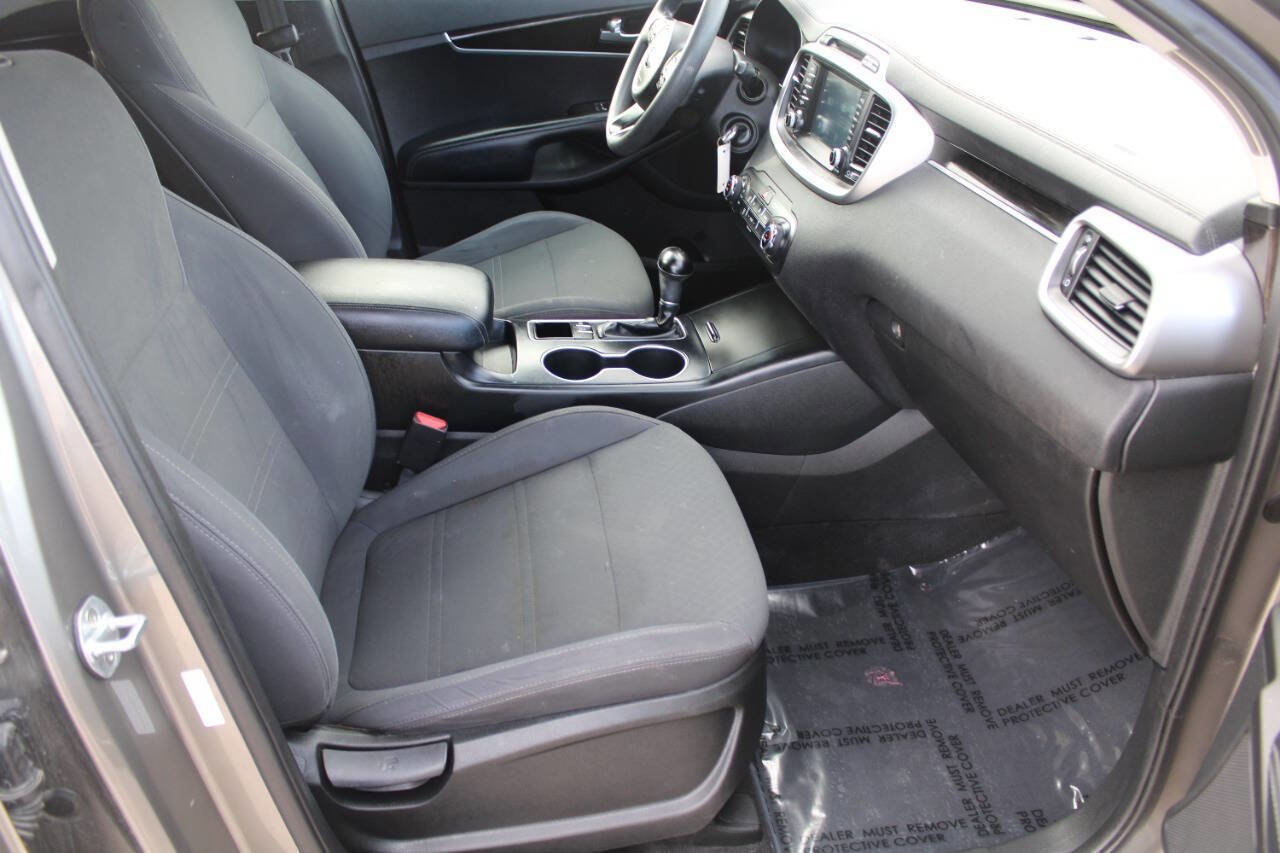 Used 2018 Kia Sorento AWD image 8