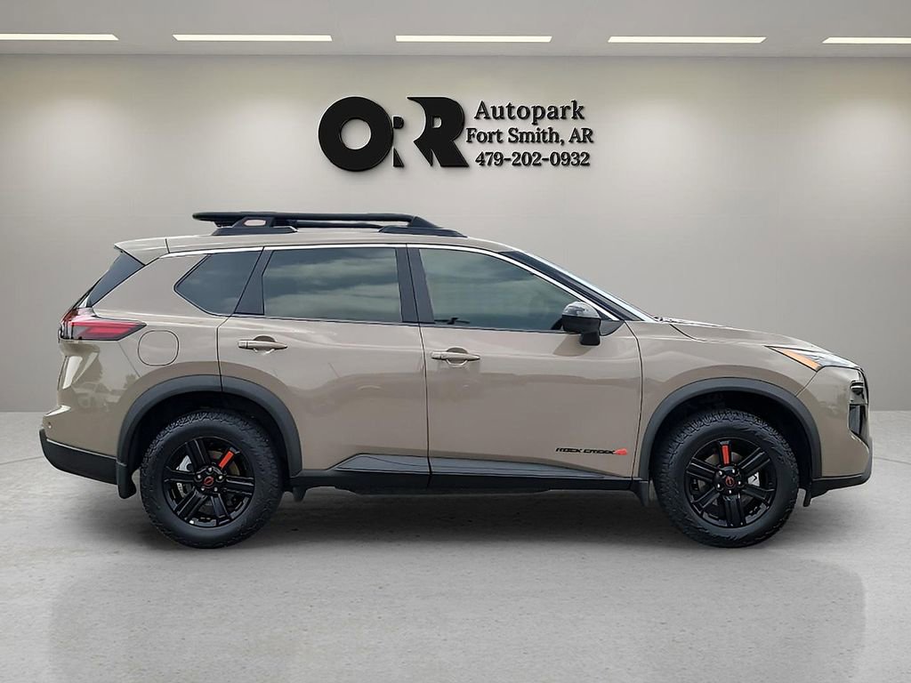 Used 2025 Nissan Rogue SV AWD/4WD image 6