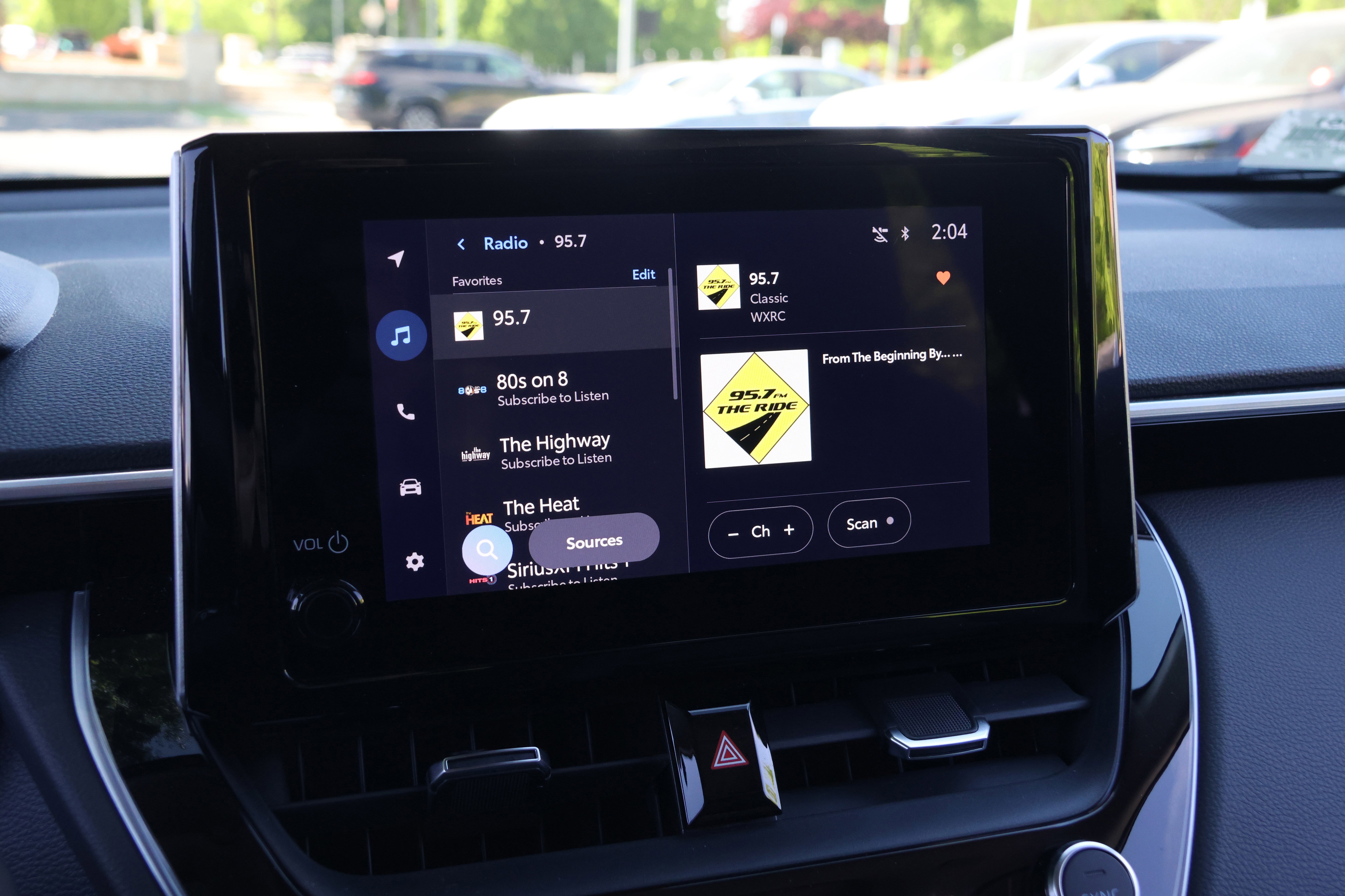 Used 2023 Toyota Corolla Cross XLE w/ Convenience Package AWD/4WD image 23